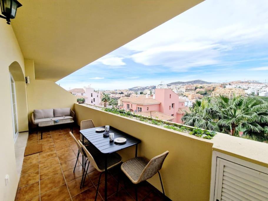 Royal Golf View: 2Br, Pools & Ac Lägenhet Sitio de Calahonda Exteriör bild