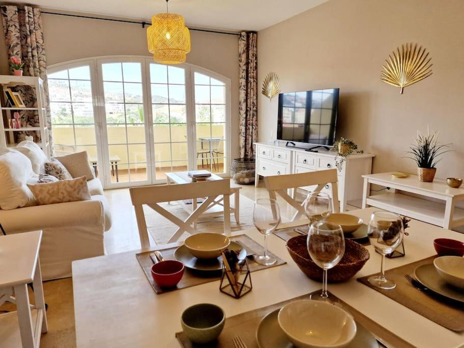Royal Golf View: 2Br, Pools & Ac Lägenhet Sitio de Calahonda Exteriör bild