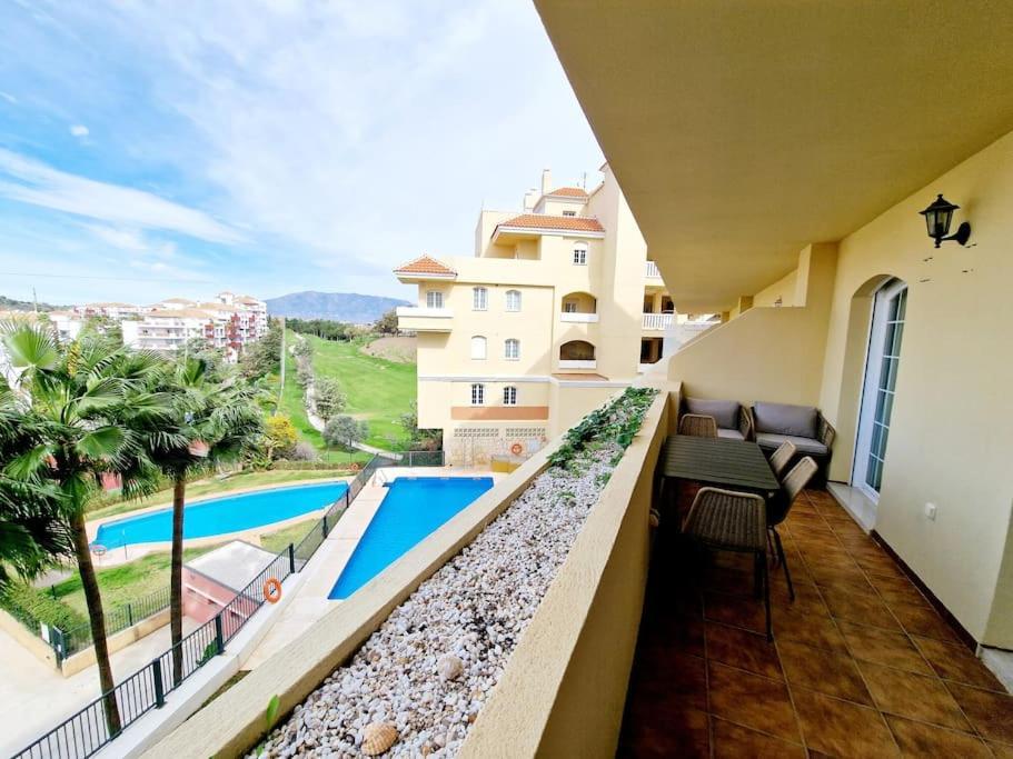Royal Golf View: 2Br, Pools & Ac Lägenhet Sitio de Calahonda Exteriör bild