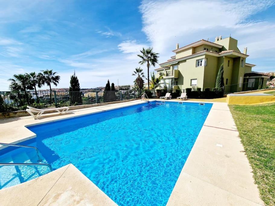 Royal Golf View: 2Br, Pools & Ac Lägenhet Sitio de Calahonda Exteriör bild