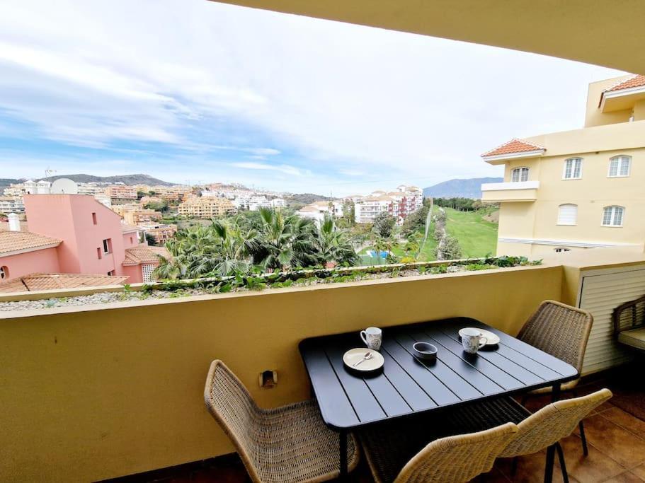 Royal Golf View: 2Br, Pools & Ac Lägenhet Sitio de Calahonda Exteriör bild