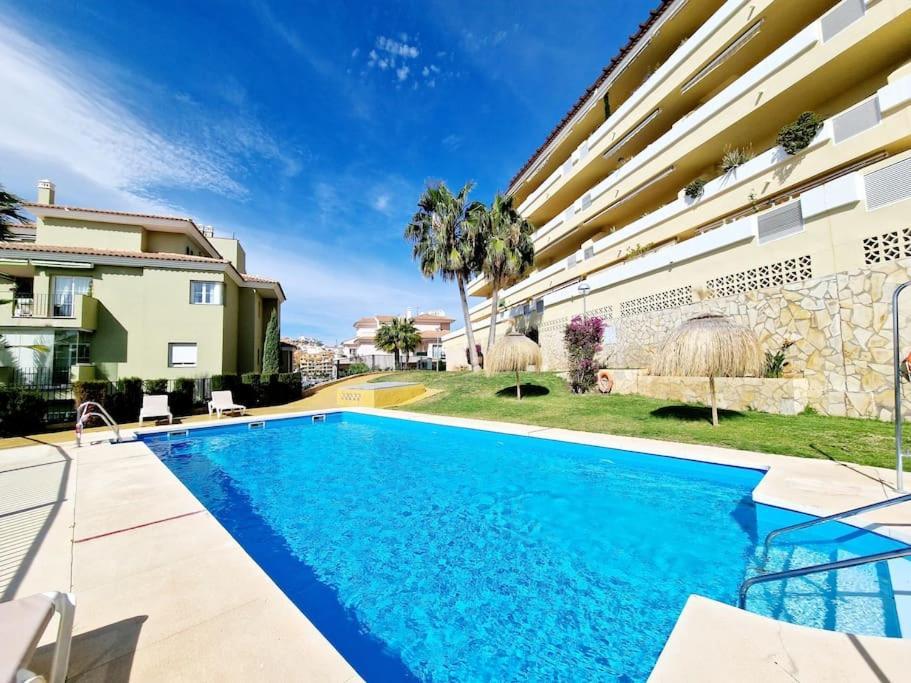 Royal Golf View: 2Br, Pools & Ac Lägenhet Sitio de Calahonda Exteriör bild