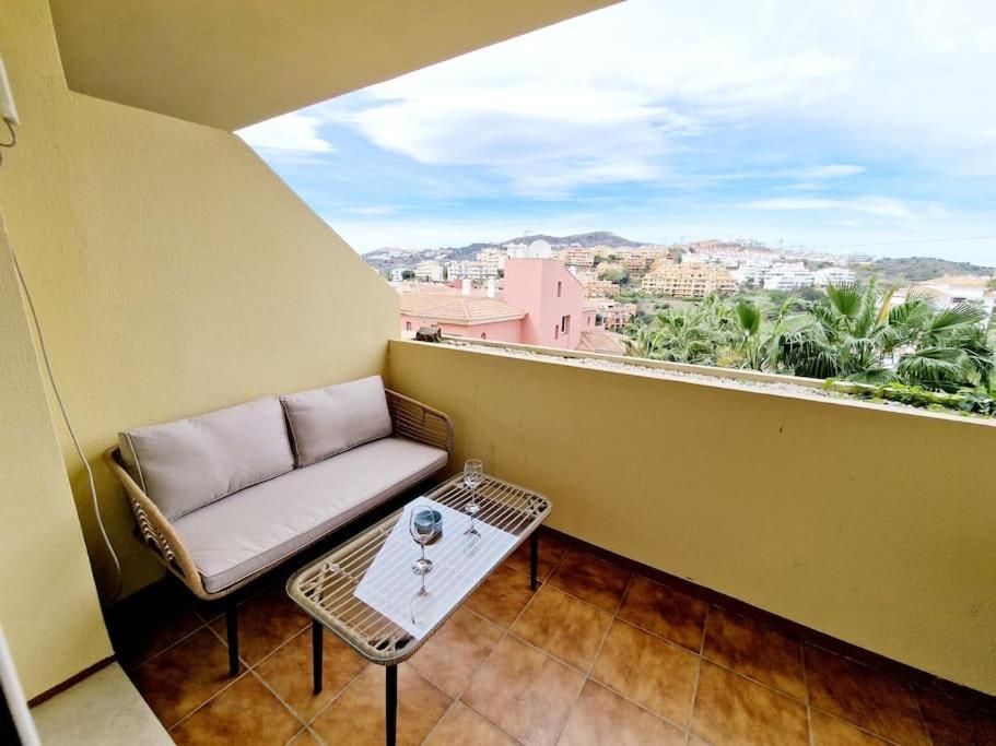 Royal Golf View: 2Br, Pools & Ac Lägenhet Sitio de Calahonda Exteriör bild