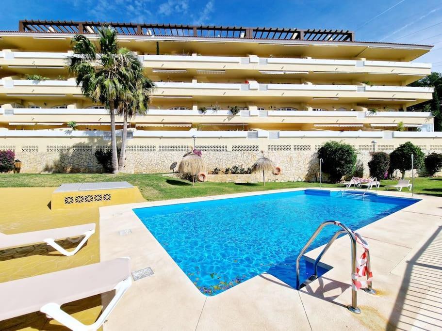 Royal Golf View: 2Br, Pools & Ac Lägenhet Sitio de Calahonda Exteriör bild