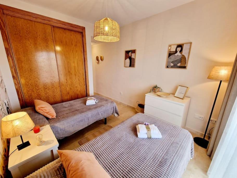 Royal Golf View: 2Br, Pools & Ac Lägenhet Sitio de Calahonda Exteriör bild