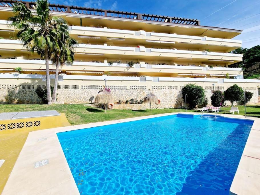 Royal Golf View: 2Br, Pools & Ac Lägenhet Sitio de Calahonda Exteriör bild