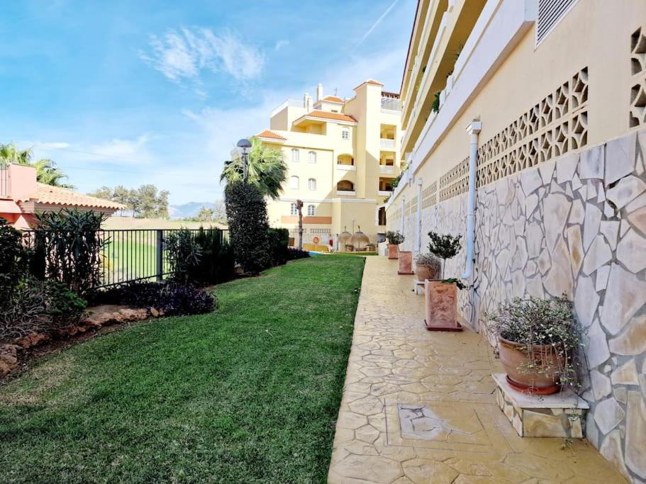 Royal Golf View: 2Br, Pools & Ac Lägenhet Sitio de Calahonda Exteriör bild