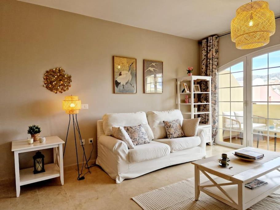 Royal Golf View: 2Br, Pools & Ac Lägenhet Sitio de Calahonda Exteriör bild