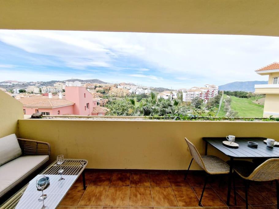 Royal Golf View: 2Br, Pools & Ac Lägenhet Sitio de Calahonda Exteriör bild