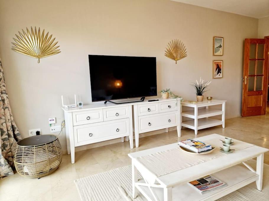 Royal Golf View: 2Br, Pools & Ac Lägenhet Sitio de Calahonda Exteriör bild
