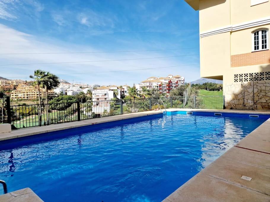 Royal Golf View: 2Br, Pools & Ac Lägenhet Sitio de Calahonda Exteriör bild